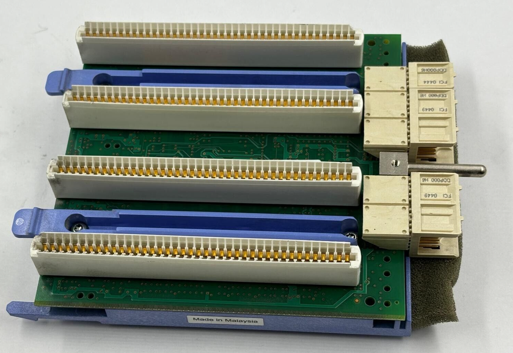 6574 IBM U320 4-pack Disk Drive Backplane